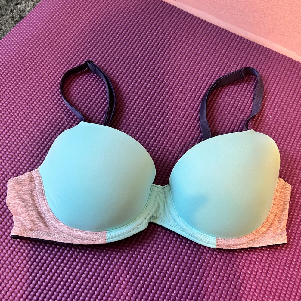 Victoria’s Secret PINK Lightly Lined Bra 32B